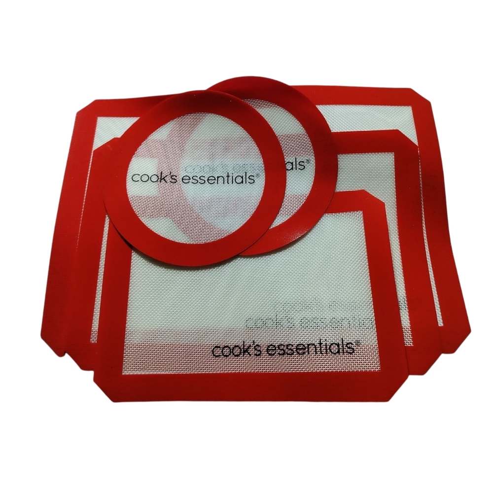 Cook's Essentials ~ White and Red Silicone Baking Mat Set. 5 Pieces